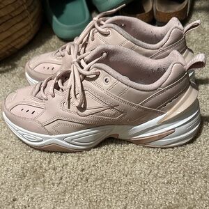 Nike Women's Blush Pink Athletic Shoes